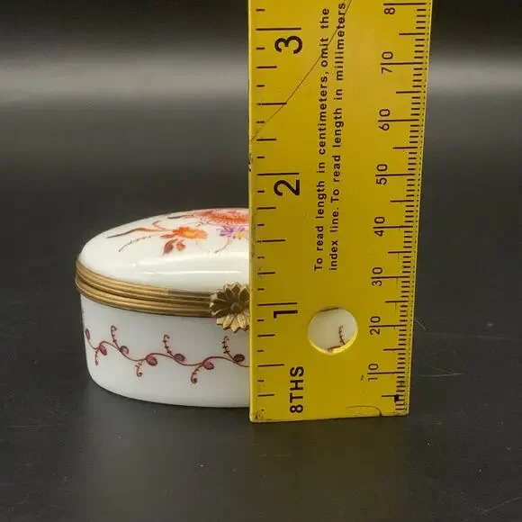 Vintage Limoges France Floral Hinged Fine Porcelain Trinket Box
Hand Painted - Picture 12 of 12